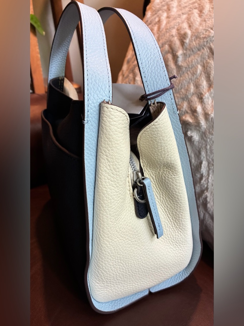 NWT American Leather Co. Auburn Convertible Crossbody Bag - Picture 2 of 13